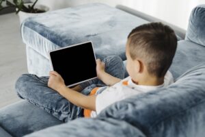 Tempo de Tela Recomendado para o Seu Filho – OMS, SBP E APP